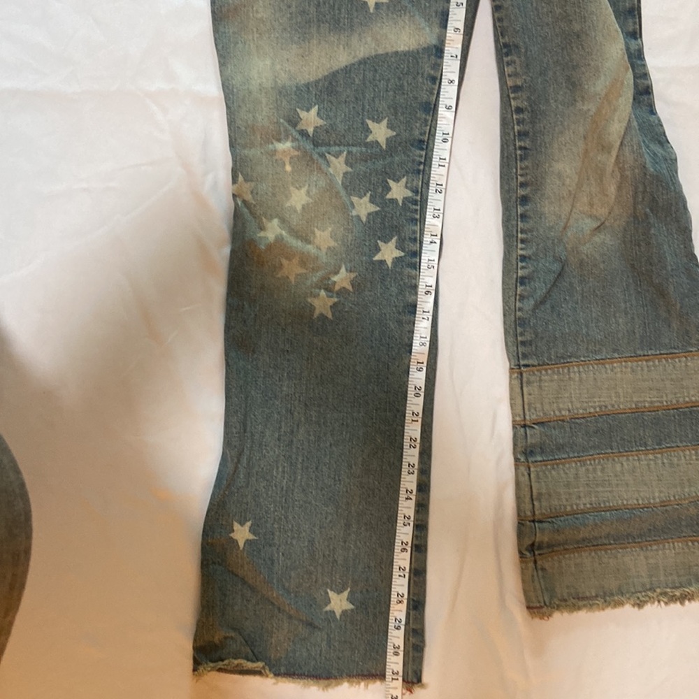 Patriotic Stars and Stripes jeans. Guess size 31 - Picture 6 of 8